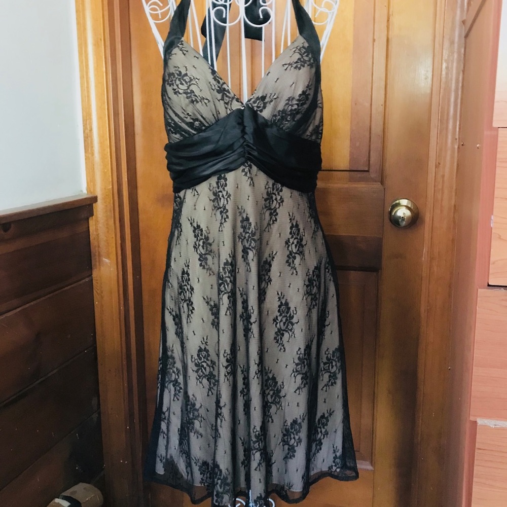 Black lace halter style dress 👗